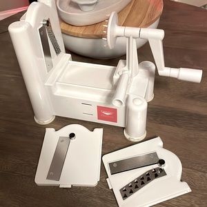Paderno spiral slicer - veggie noodles